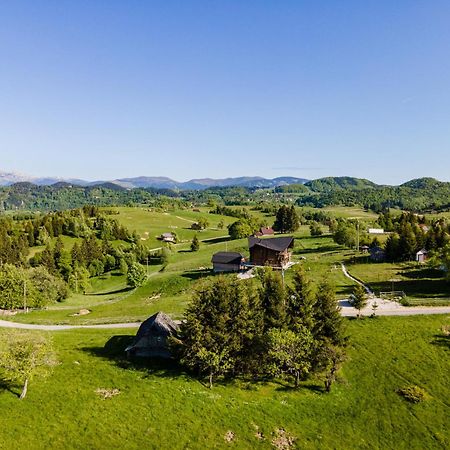 The Barn Villa Sirnea Exterior photo