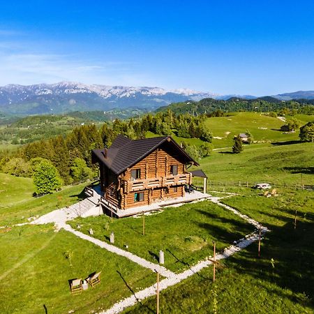 The Barn Villa Sirnea Exterior photo