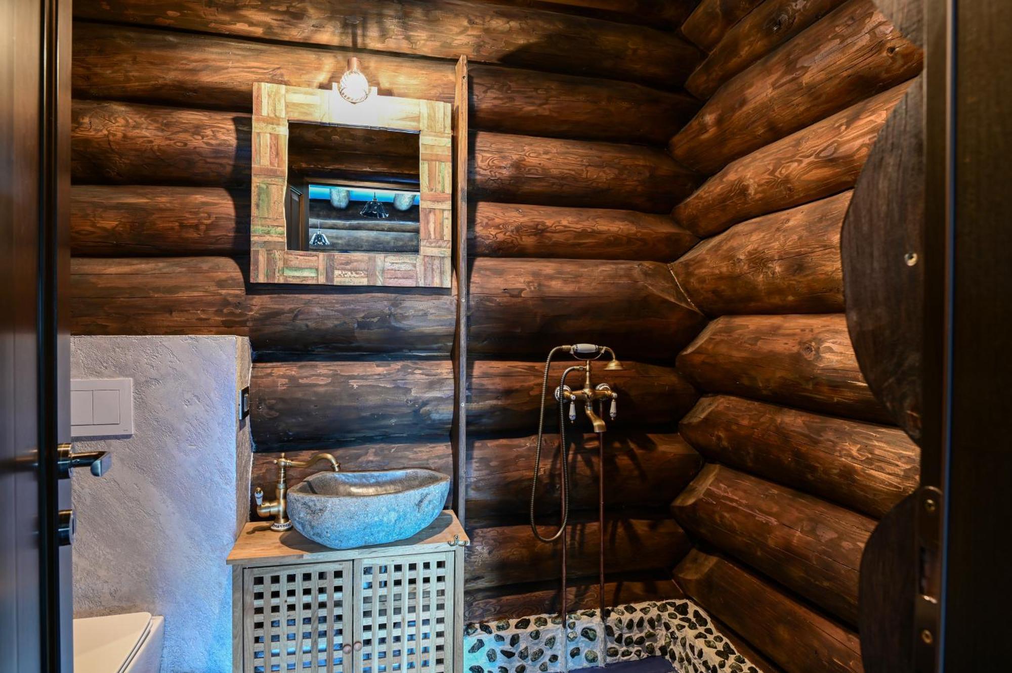 The Barn Villa Sirnea Exterior photo