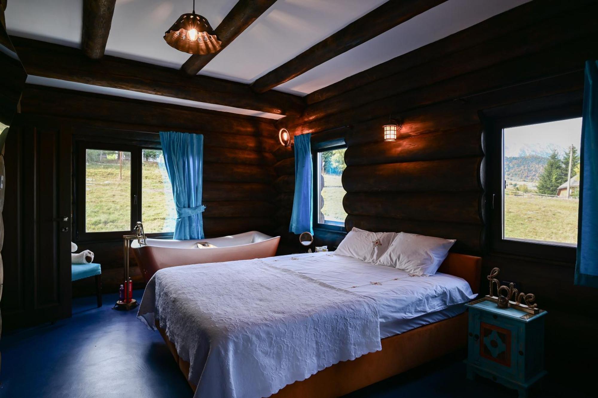 The Barn Villa Sirnea Exterior photo