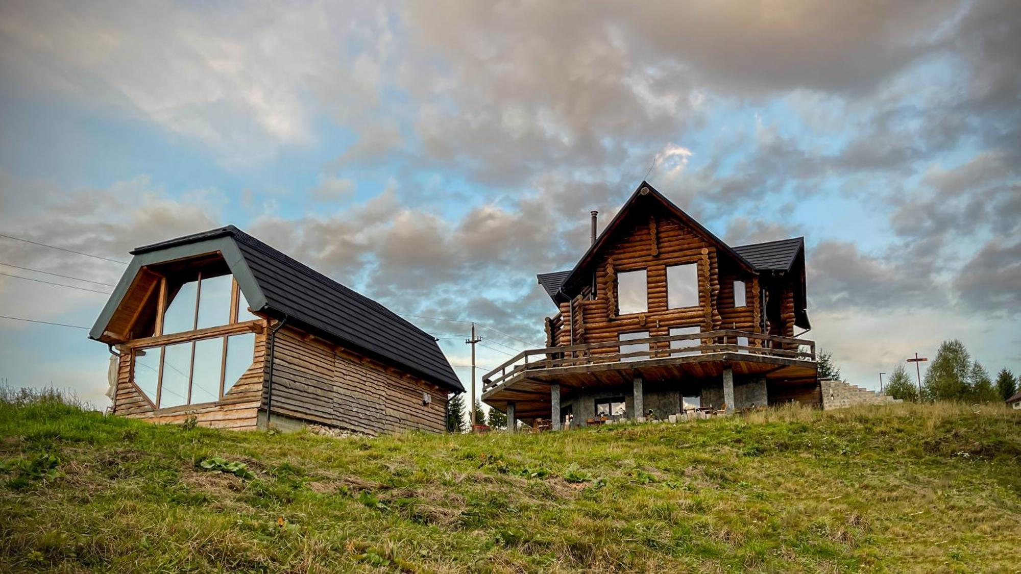 The Barn Villa Sirnea Exterior photo