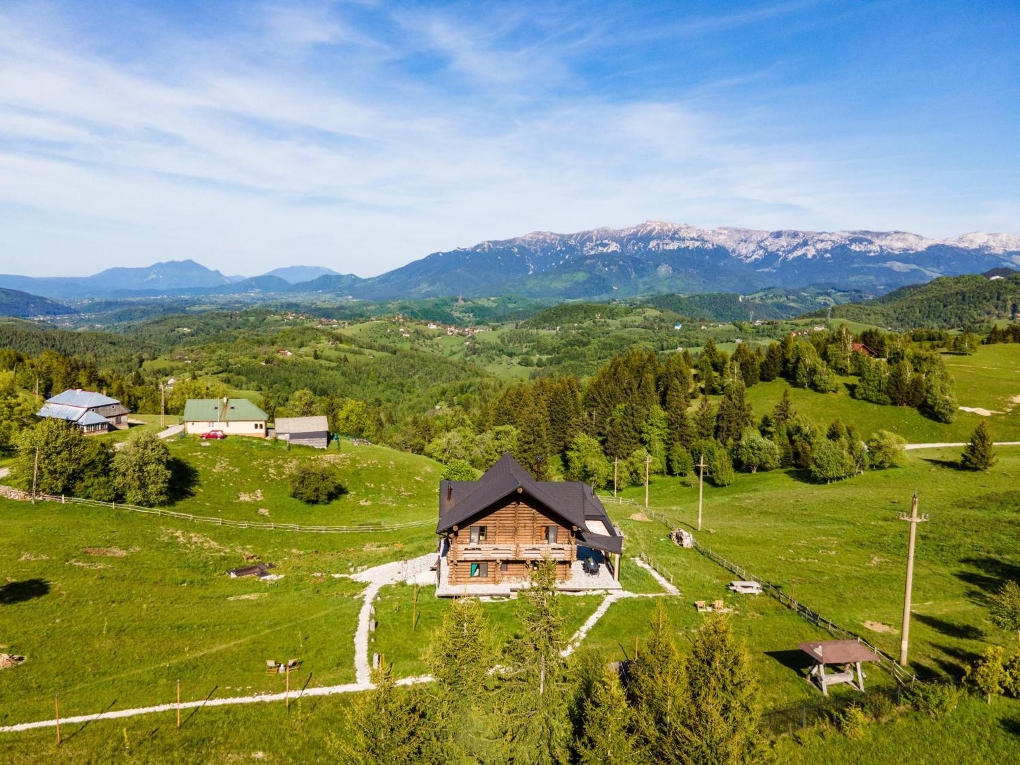 The Barn Villa Sirnea Exterior photo