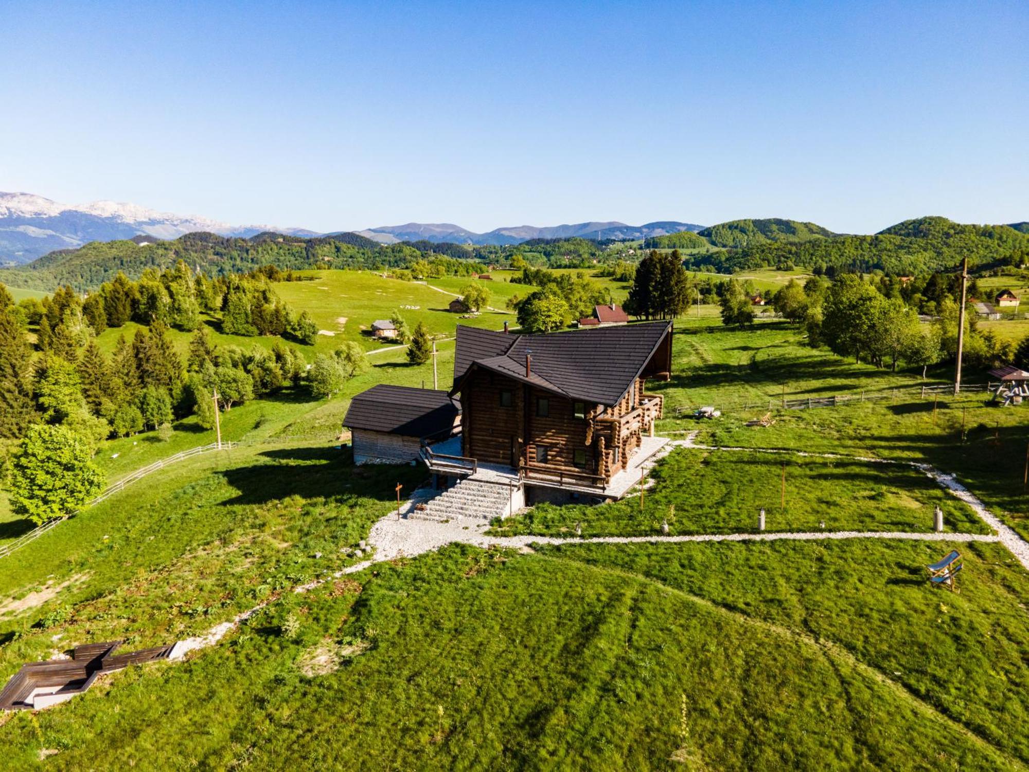 The Barn Villa Sirnea Exterior photo