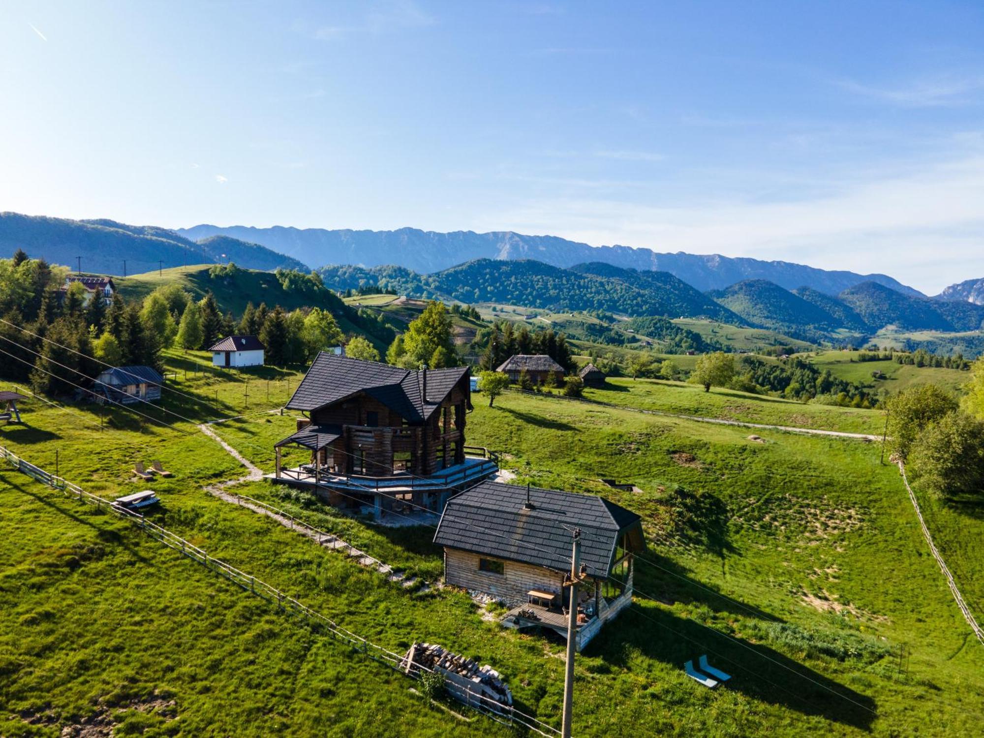 The Barn Villa Sirnea Exterior photo