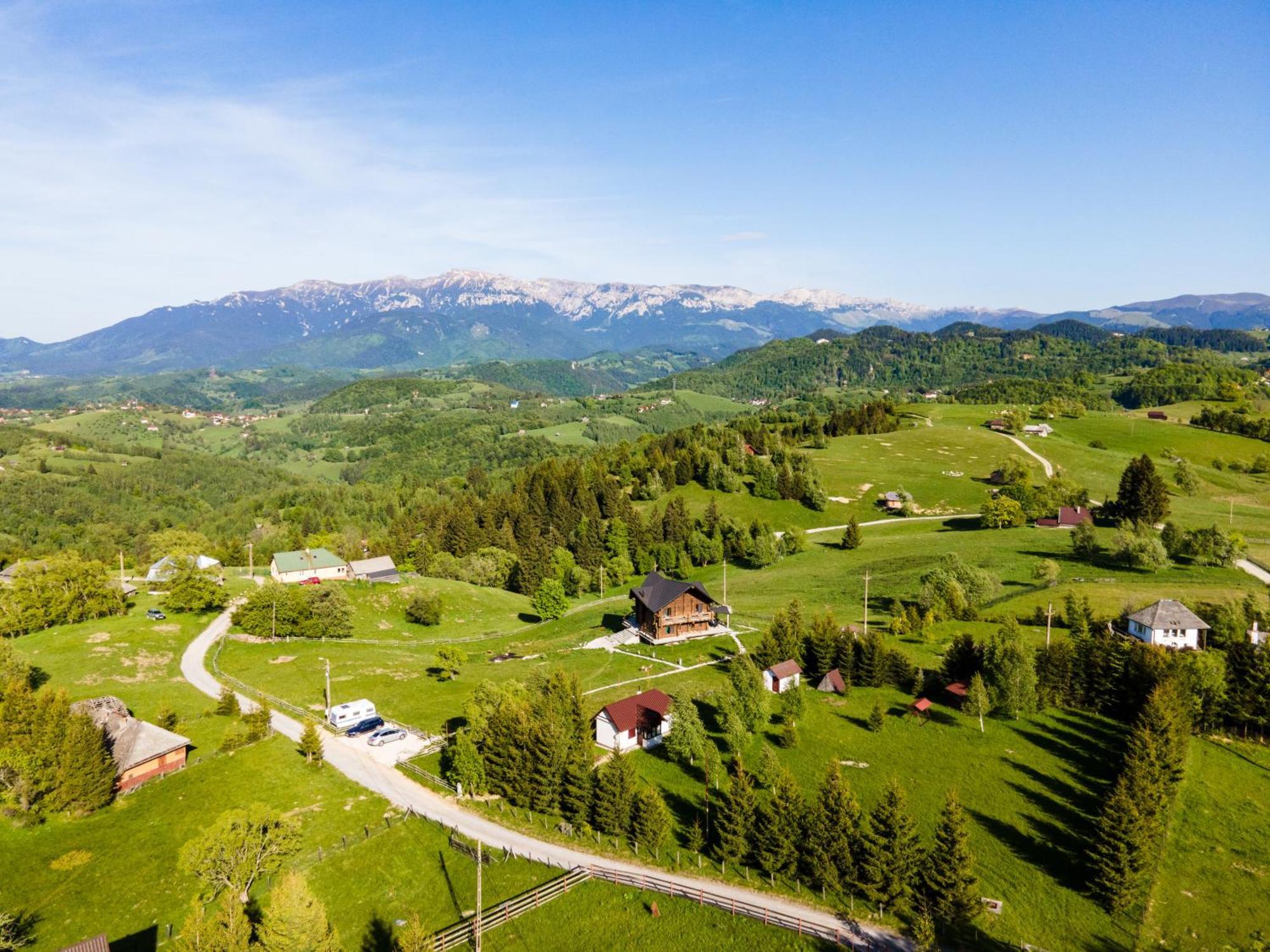 The Barn Villa Sirnea Exterior photo