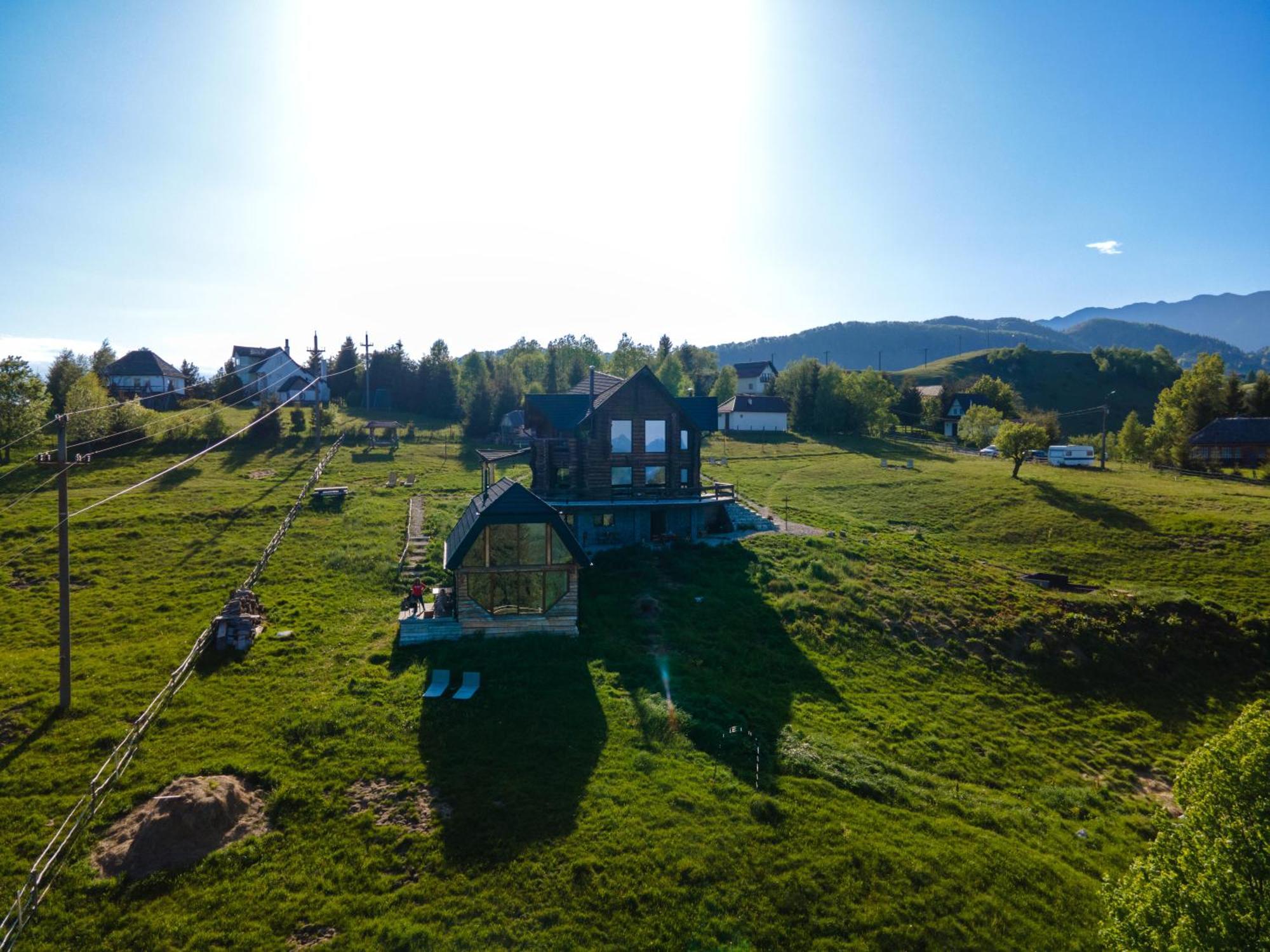 The Barn Villa Sirnea Exterior photo